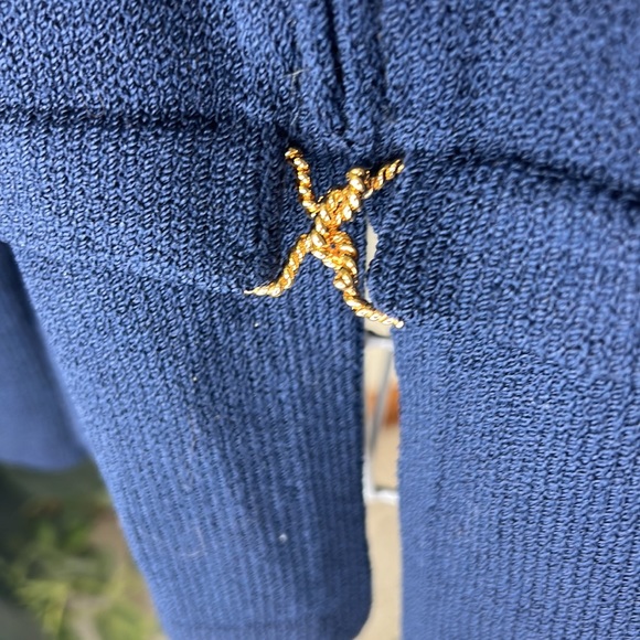 ST JOHN Vintage SJK Navy Blue Knit Zipper Jacket Gold Cloisonne Charm Size 4 - Picture 5 of 11